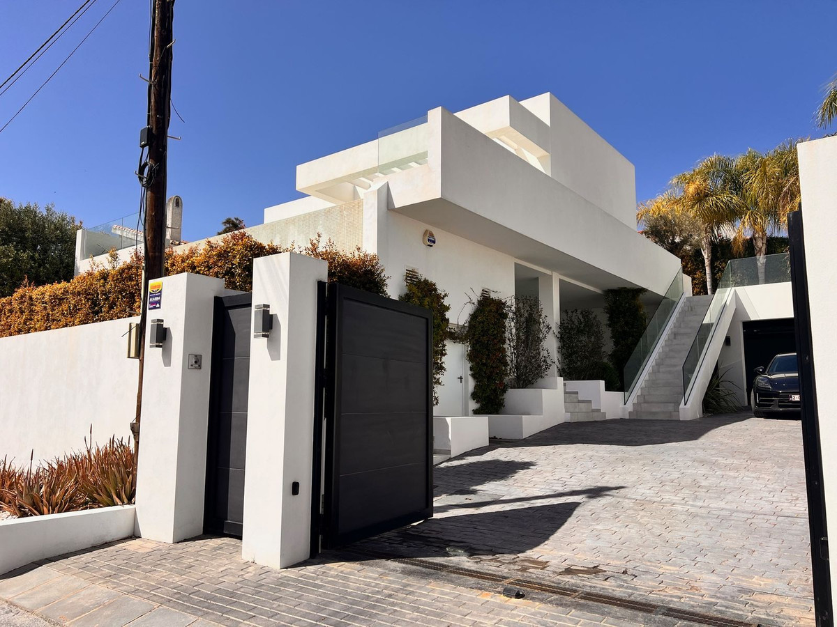 New-Build 5-Bed Villa in El Chaparral