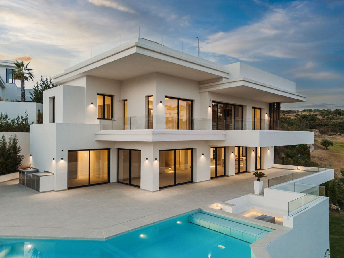 4-Bed Villa in Estepona