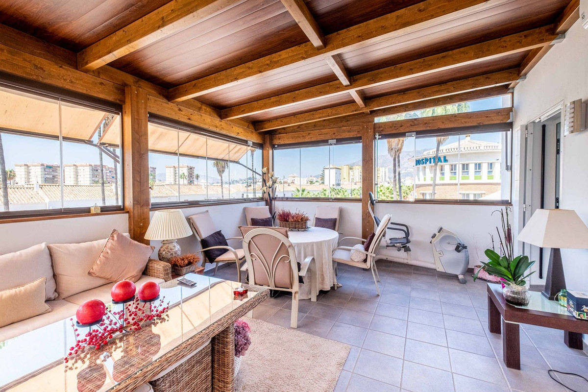 Modern 4-Bed Townhouse in Fuengirola