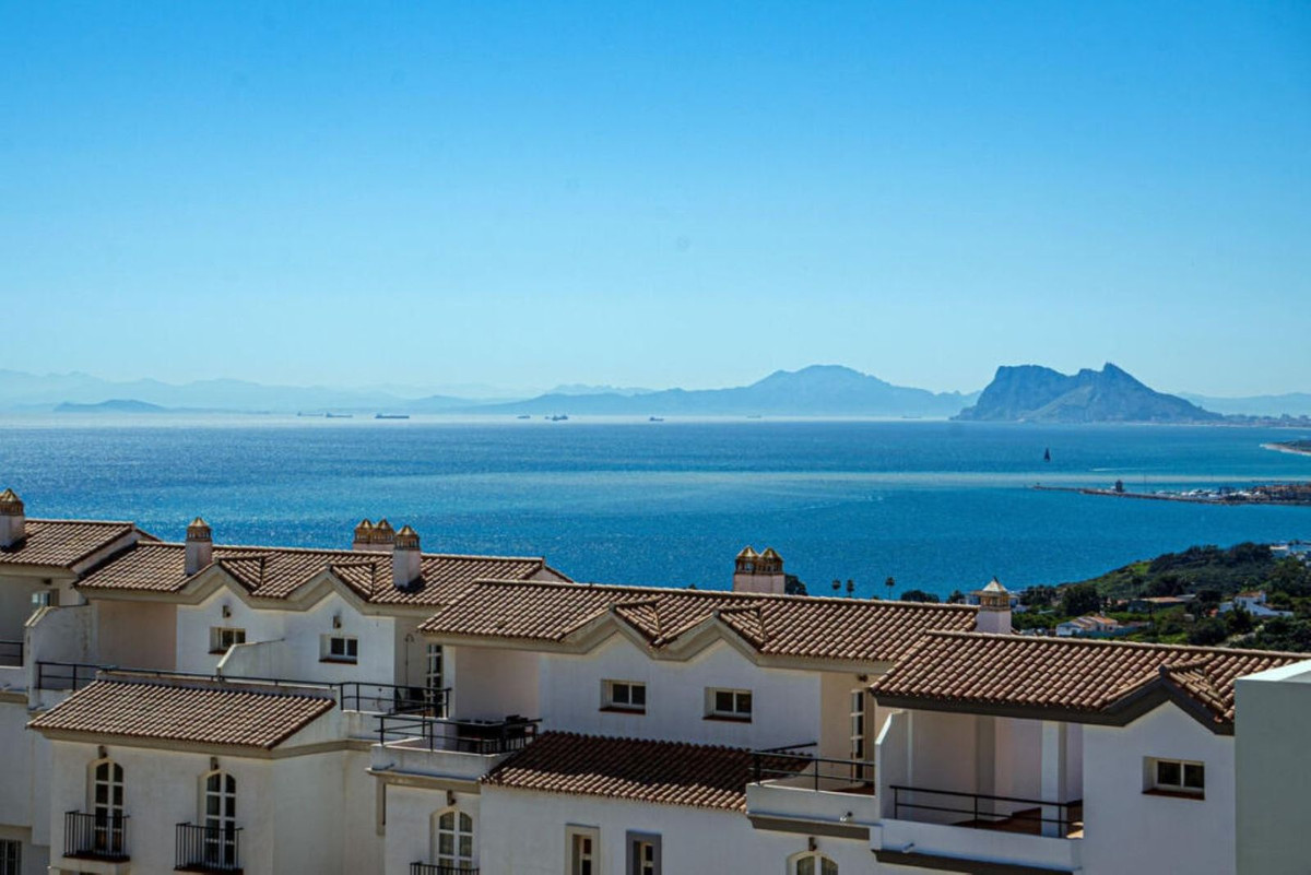 New-Build 4-Bed Townhouse in Manilva