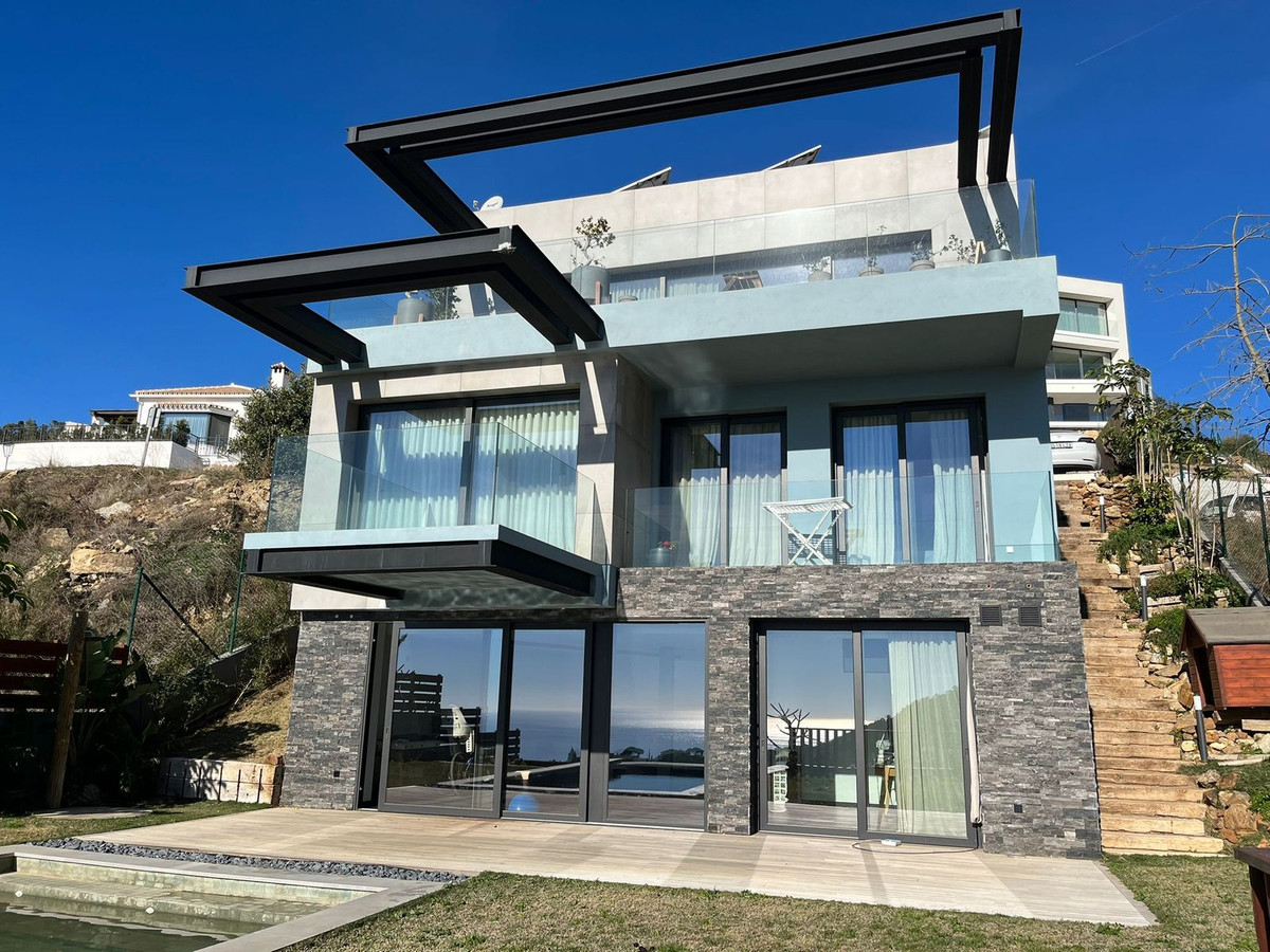 Modern 5-Bed Villa in Mijas