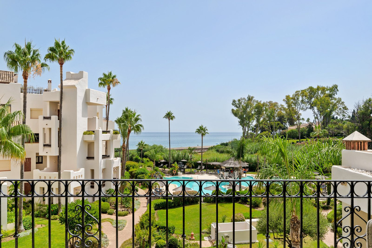 3-Bed Apartment in New Golden Mile